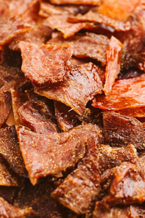 Suszone mięso, suszona wieprzowina kawałki - Zasuszone